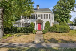 2078 Huntington Turnpike