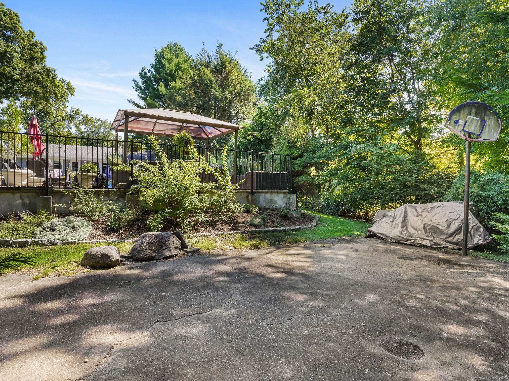 41 Simsbury Road