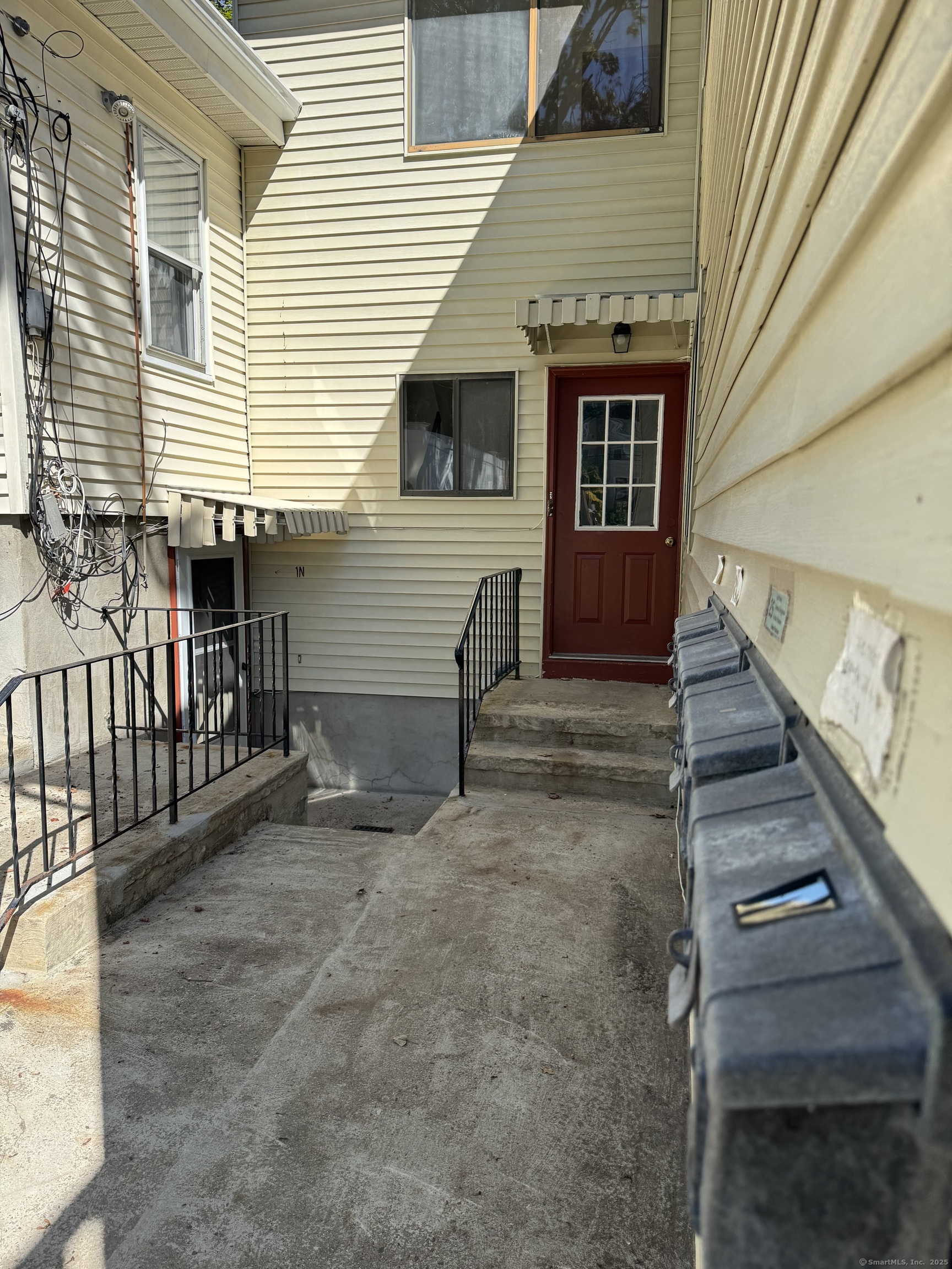 11 Cove View Drive, Stamford, Connecticut photo 1