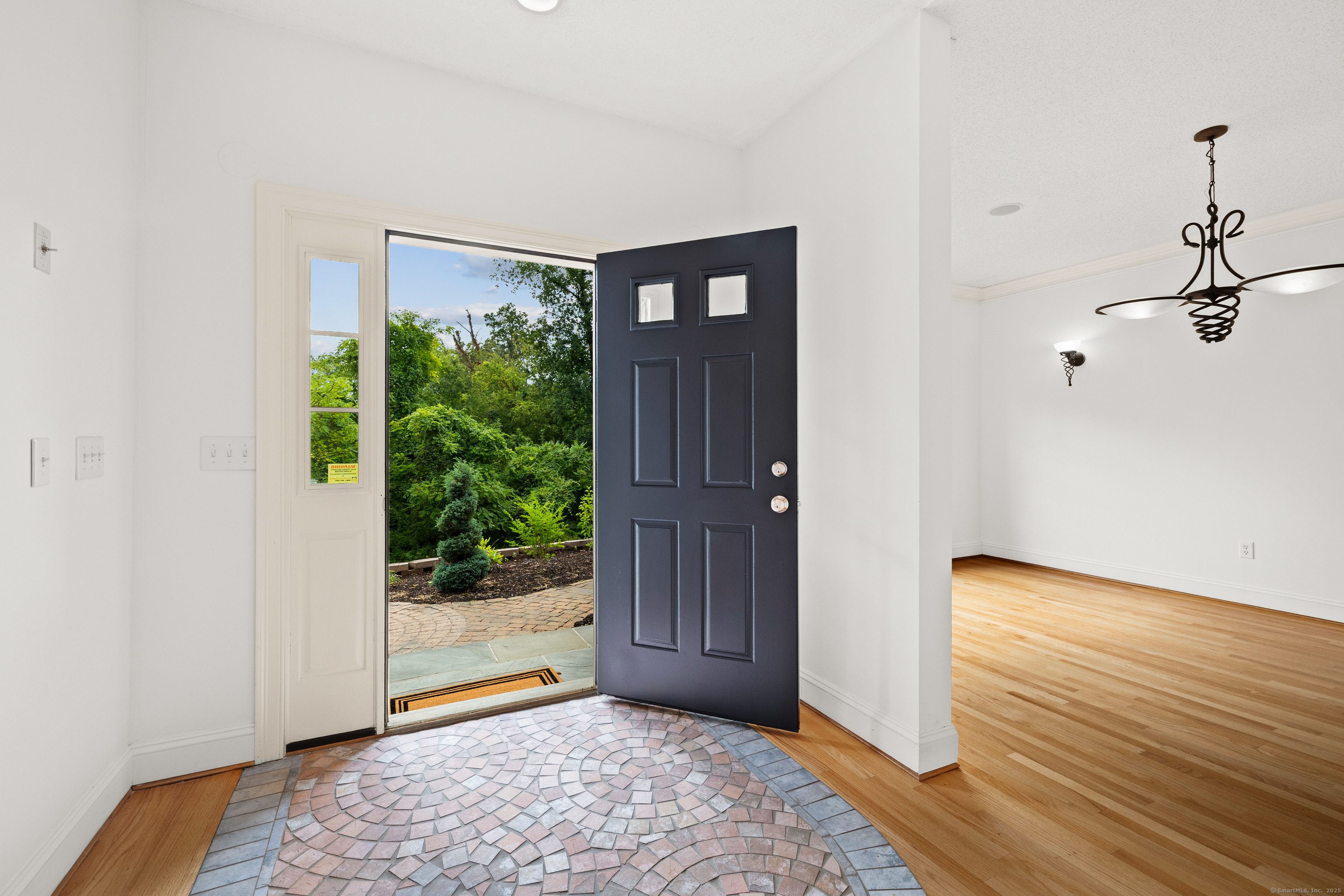 Homes for sale in West Hartford, CT | 7 Mountainside Rd, West Hartford, CT 06117 | MLS# 24125523