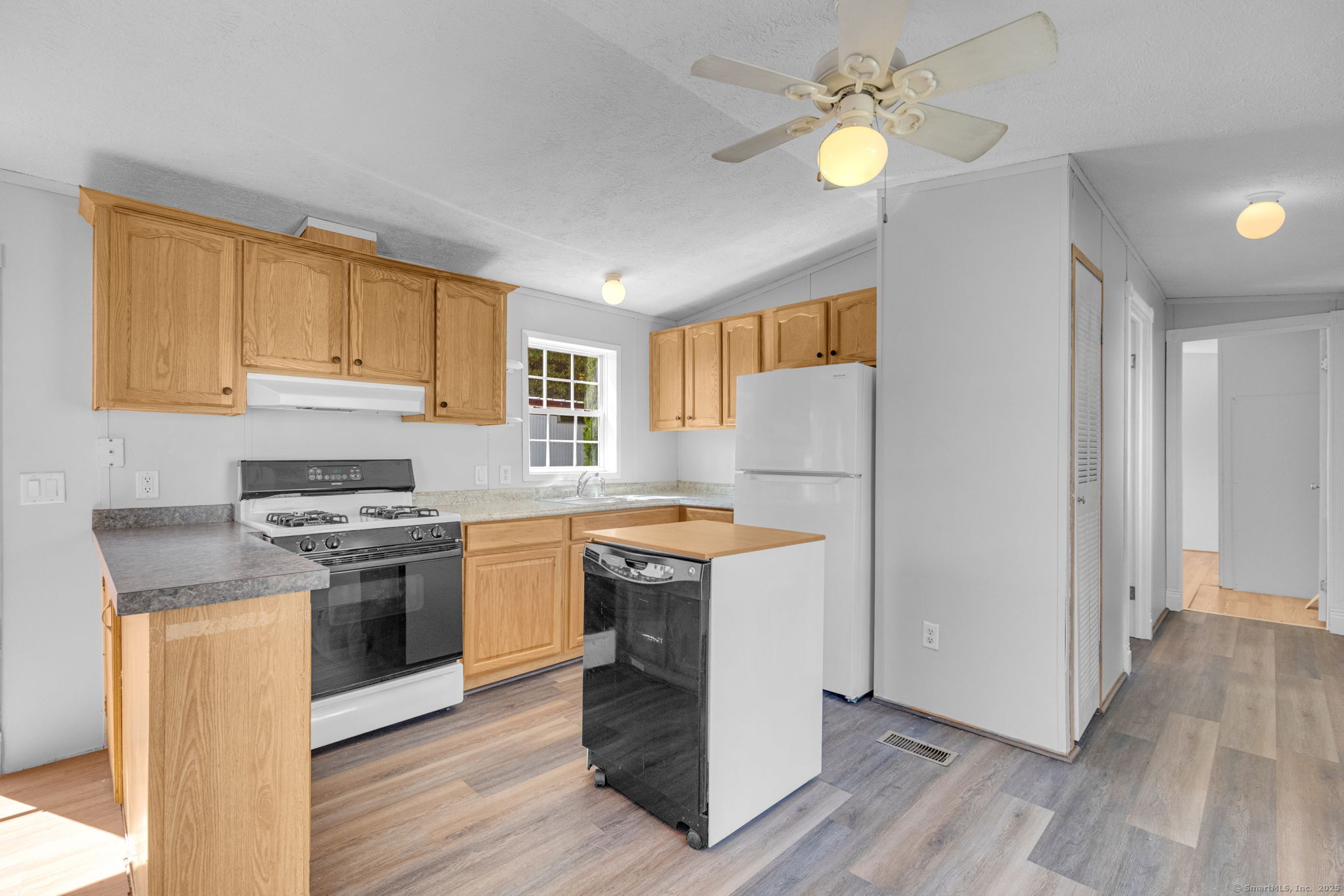 Photo 5 of 26 Main Street, Branford, CT