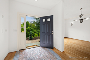 Homes for sale in West Hartford, CT | 7 Mountainside Rd, West Hartford, CT 06117 | MLS# 24125523