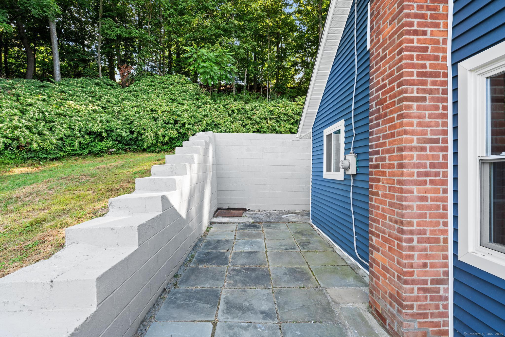 Homes for sale in Southbury, CT | 105 Lower Fish Rock Rd, Southbury, CT 06488 | MLS# 24125380