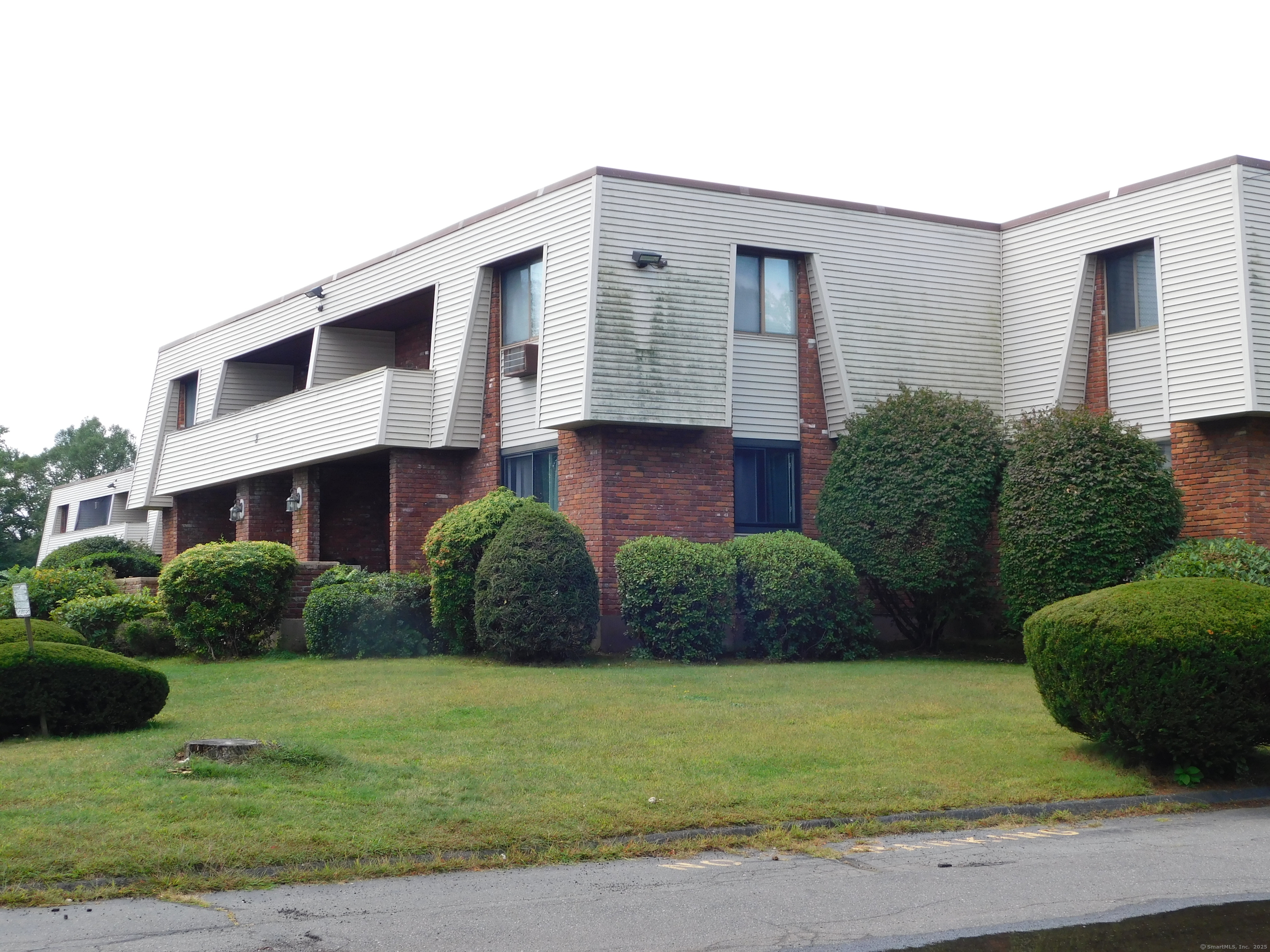 565 Talcottville Road APT 2C3