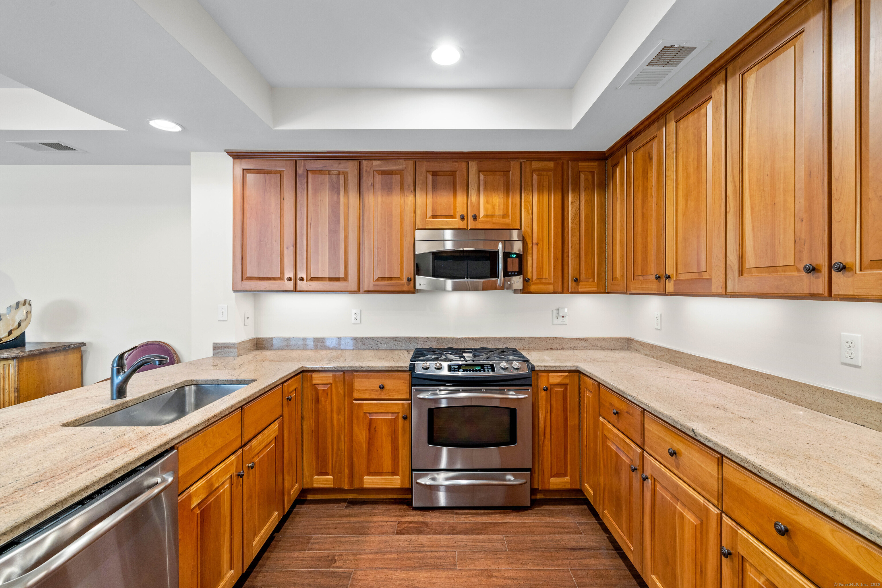 103 Main Street 1102