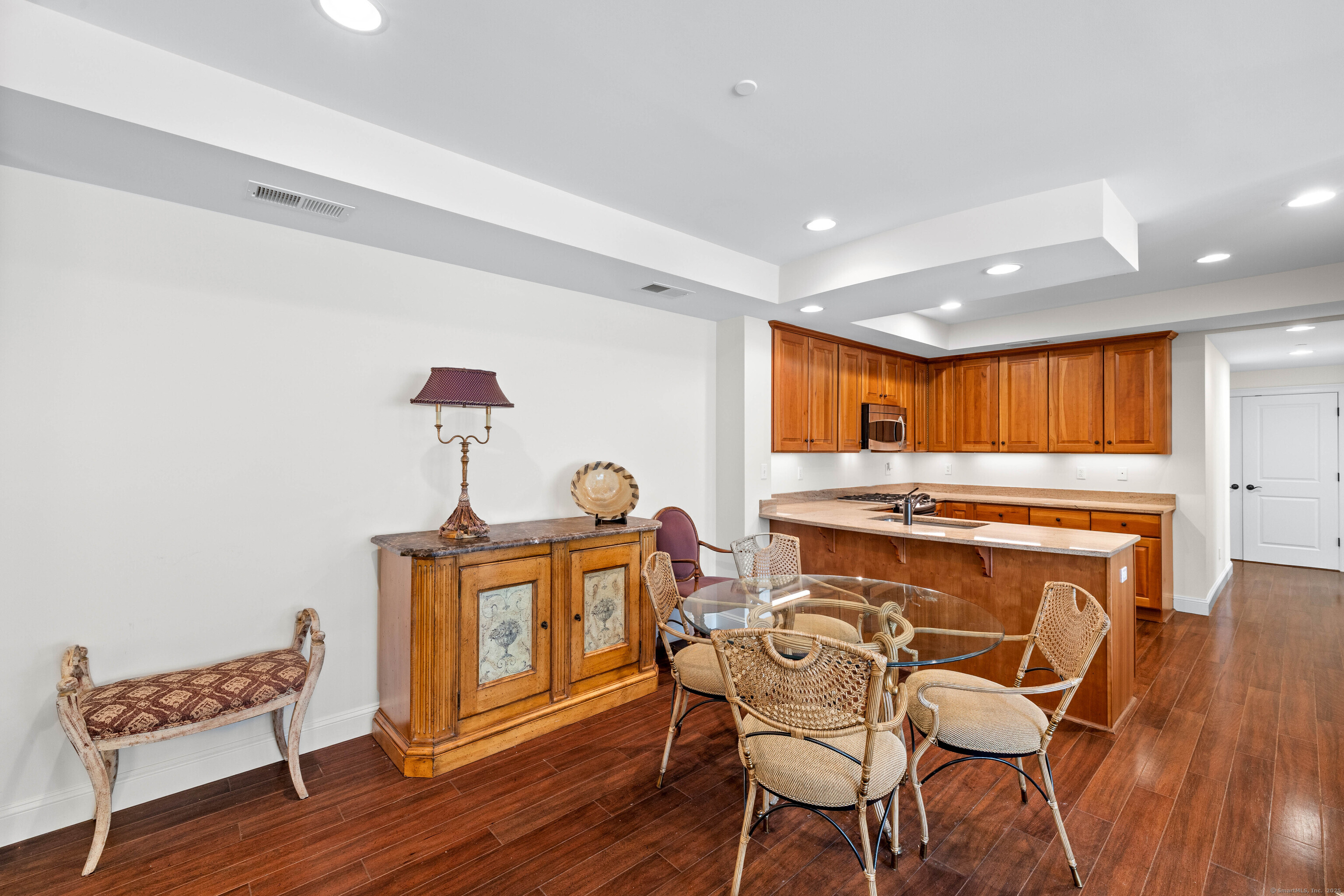 103 Main Street 1102