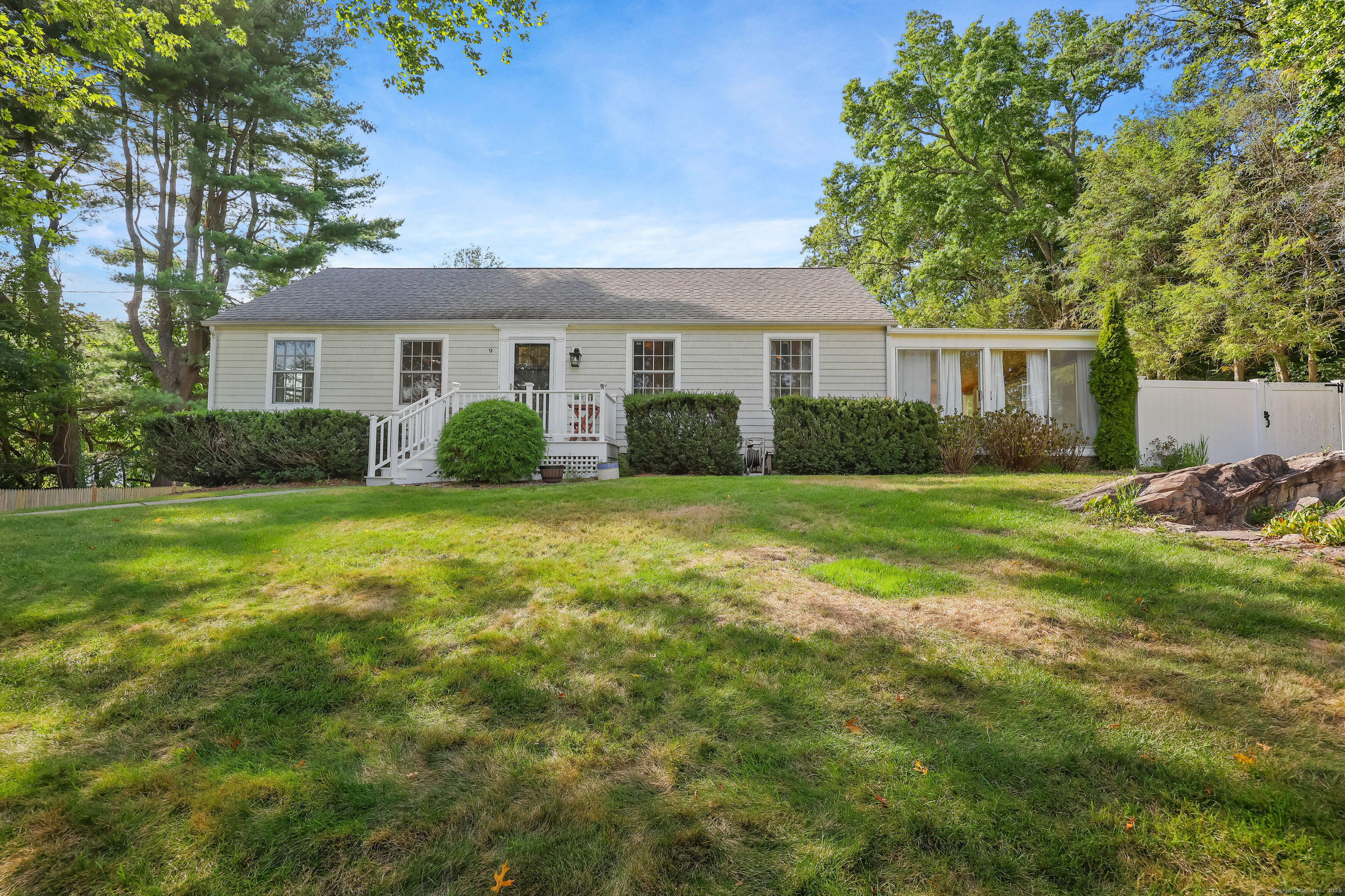 9 Deerwood Court, Norwalk, Connecticut photo 1