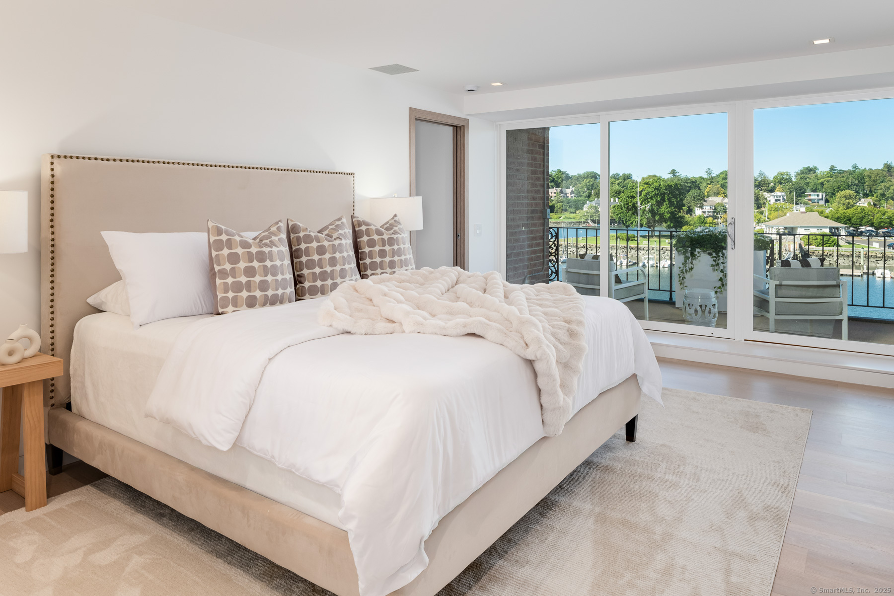 Photo 10 of 636 Steamboat Road, Greenwich, CT