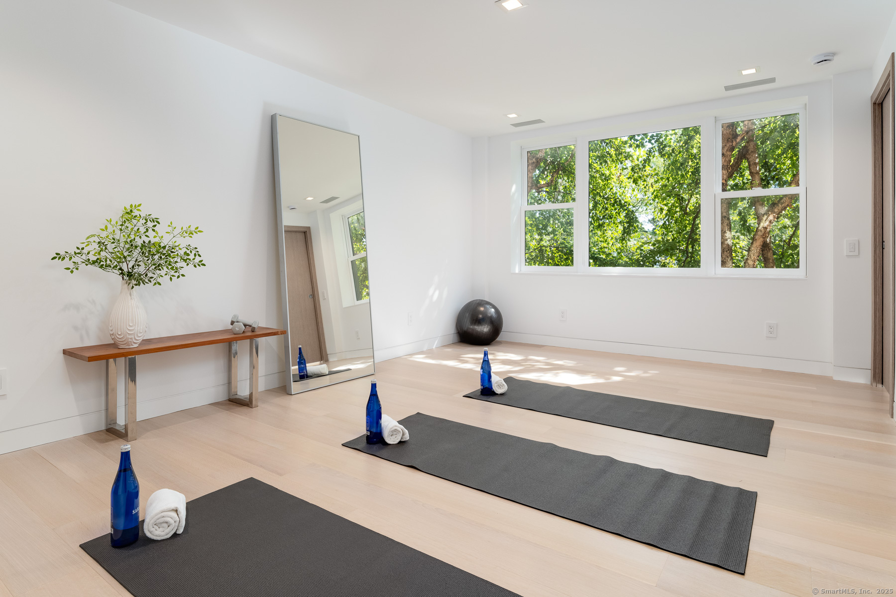 Photo 17 of 636 Steamboat Road, Greenwich, CT