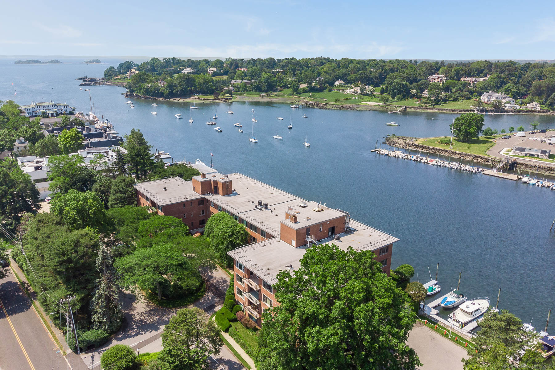 Photo 26 of 636 Steamboat Road, Greenwich, CT