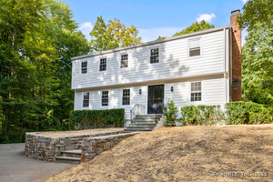 32 Cobblestone Place