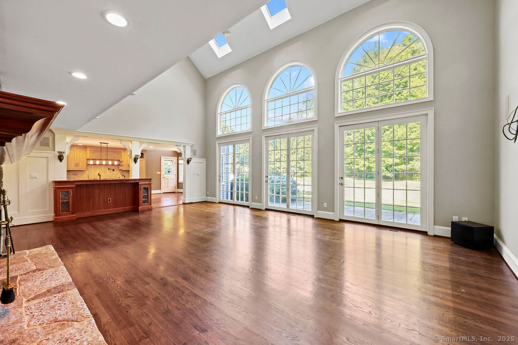 Photo 7 of 16 Oak Bluff, Avon, CT