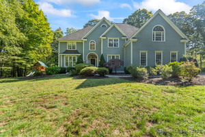 8 Arthurs Court
