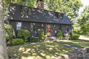 Homes for sale in Wethersfield, CT | 5 Robeth Ln, Wethersfield, CT 06109 | MLS# 24119209