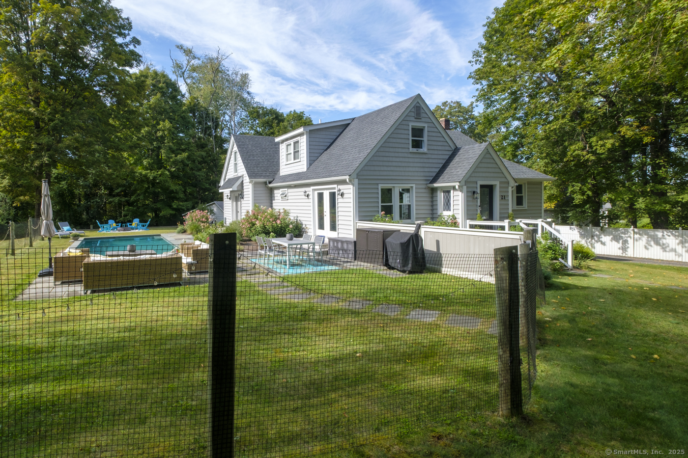 Homes for sale in Salisbury, CT | 21 Perry St, Salisbury, CT 06039 | MLS# 24126392