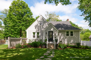 Homes for sale in Salisbury, CT | 21 Perry St, Salisbury, CT 06039 | MLS# 24126392