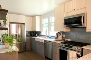 Homes for sale in Salisbury, CT | 21 Perry St, Salisbury, CT 06039 | MLS# 24126392