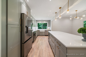 Homes for sale in Southbury, CT | 644 Heritage Vlg #A, Southbury, CT 06488 | MLS# 24125882