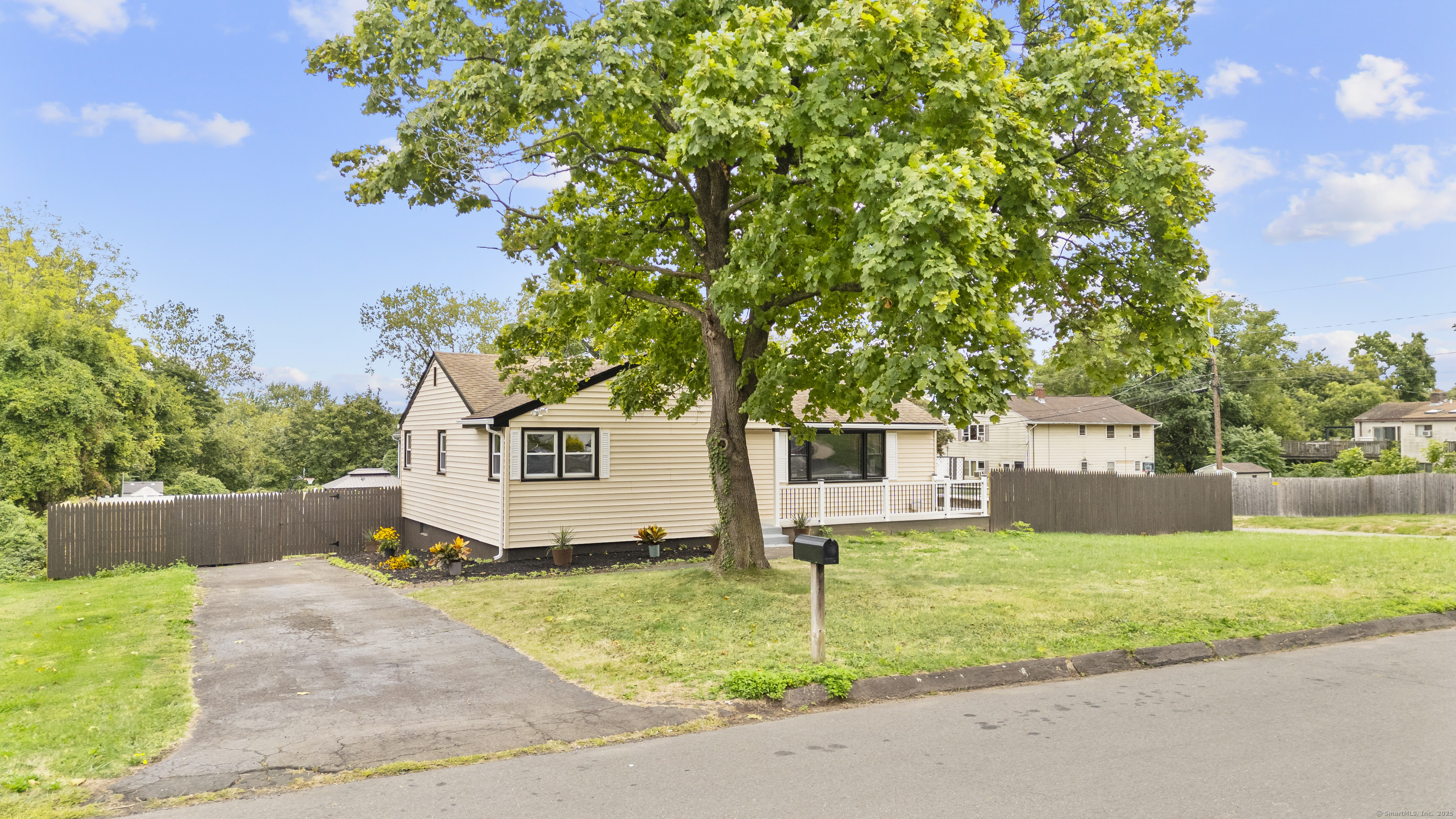 49 Edgecomb, Hamden, 06517, 3 Bedrooms Bedrooms, 0 ,1 BathroomBathrooms,Single Family For Sale,For Sale,Edgecomb,0,24126379