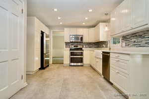 Homes for sale in Cheshire, CT | 25 Goldenrod Ct, Cheshire, CT 06410 | MLS# 24126484