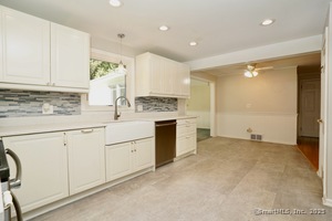 Homes for sale in Cheshire, CT | 25 Goldenrod Ct, Cheshire, CT 06410 | MLS# 24126484