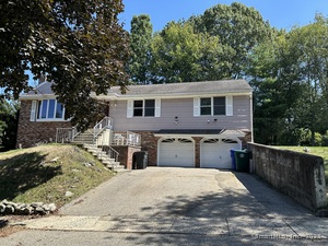 Homes for sale in Stratford, CT | 450 Emerald Pl, Stratford, CT 06614 | MLS# 24126471