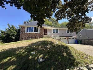 Homes for sale in Stratford, CT | 450 Emerald Pl, Stratford, CT 06614 | MLS# 24126471