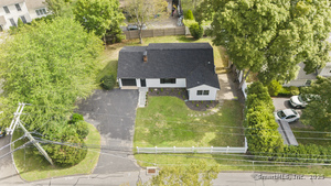 Homes for sale in New Canaan, CT | 101 Parade Hill Rd, New Canaan, CT 06840 | MLS# 24126492