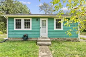 Homes for sale in North Stonington, CT | 352 Pendleton Hill Rd, North Stonington, CT 06359 | MLS# 24126729