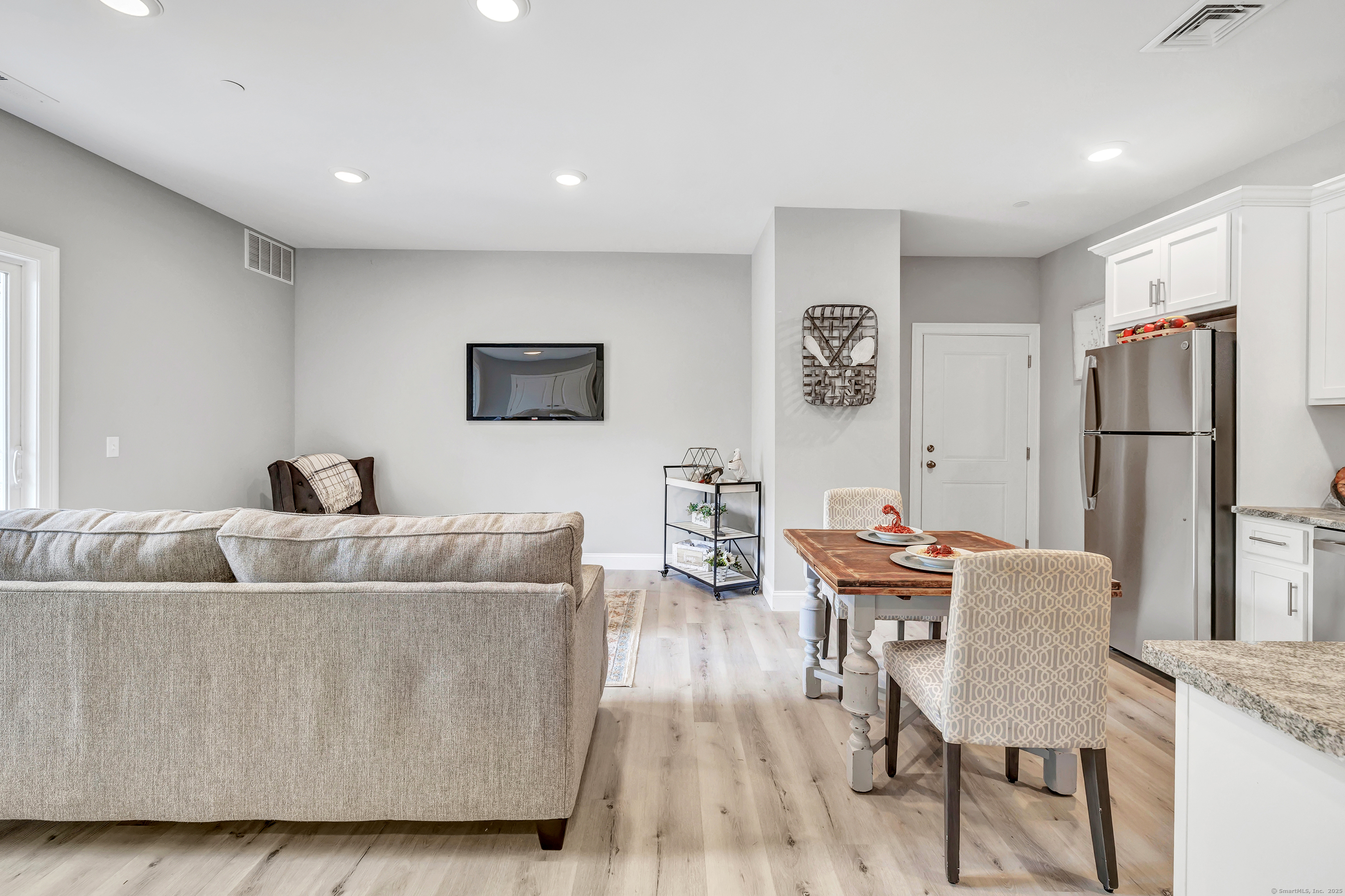 303 Bridgeport, Shelton, 06484, 1 Bedroom Bedrooms, 0 ,1 BathroomBathrooms,Residential Rental,For Sale,Bridgeport,0,24126822