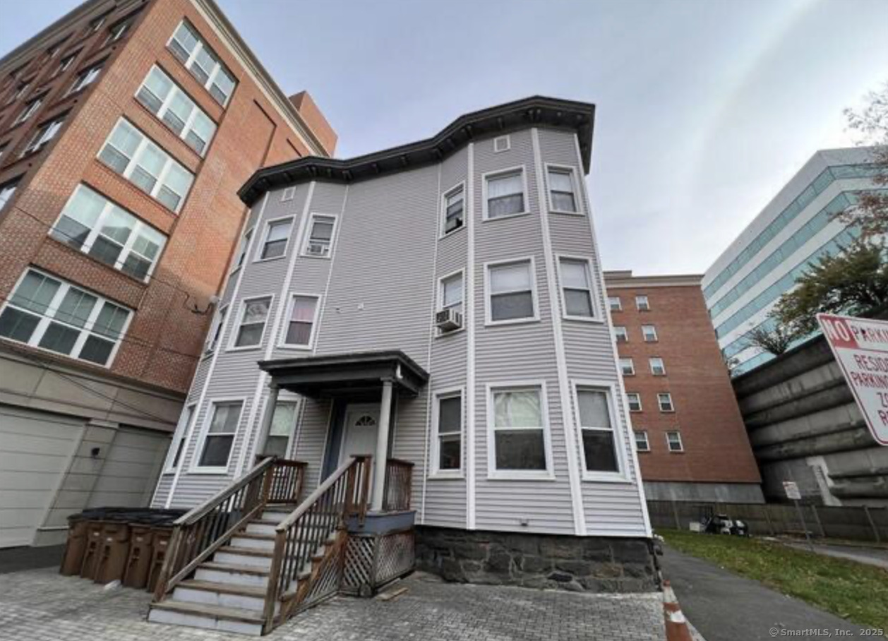 14 Relay Place, Stamford, Connecticut photo 1