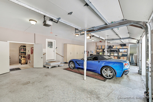 Homes for sale in Shelton, CT | 28 Strawberry Ln, Shelton, CT 06484 | MLS# 24126694