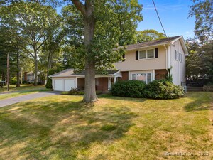Homes for sale in Old Saybrook, CT | 96 Fenwood Dr, Old Saybrook, CT 06475 | MLS# 24125643