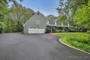 Homes for sale in Middlebury, CT | 200 N Farm Rd, Middlebury, CT 06762 | MLS# 24124893