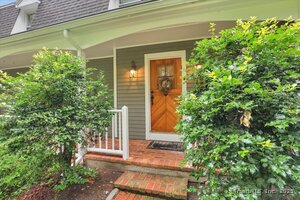 Homes for sale in Middlebury, CT | 200 N Farm Rd, Middlebury, CT 06762 | MLS# 24124893