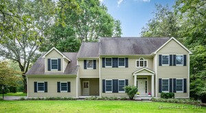 11 Fox Glen Drive