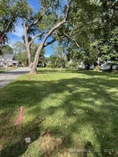 Homes for sale in East Lyme, CT | 20 North Rd, East Lyme, CT 06357 | MLS# 24111669