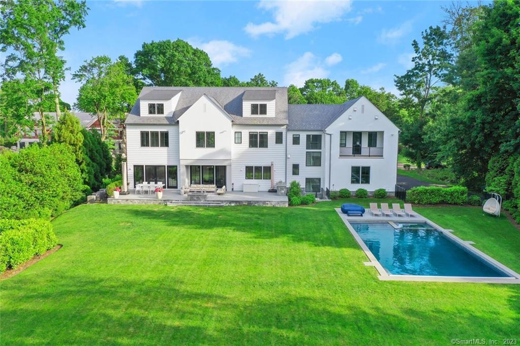 11 Turner Drive, Greenwich, Connecticut photo 1