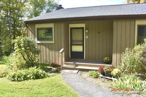 Homes for sale in Woodbury, CT | 8 Tamarack Ln #8, Woodbury, CT 06798 | MLS# 24123507