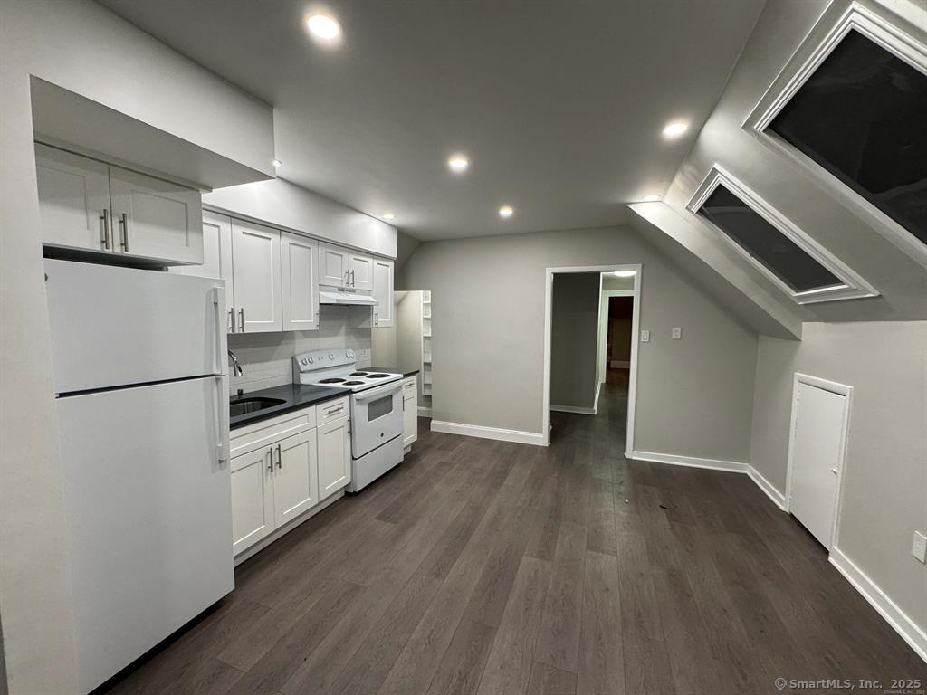 644 Brooks, Bridgeport, 06608, 2 Bedrooms Bedrooms, 0 ,1 BathroomBathrooms,Residential Rental,For Sale,Brooks,0,24118561