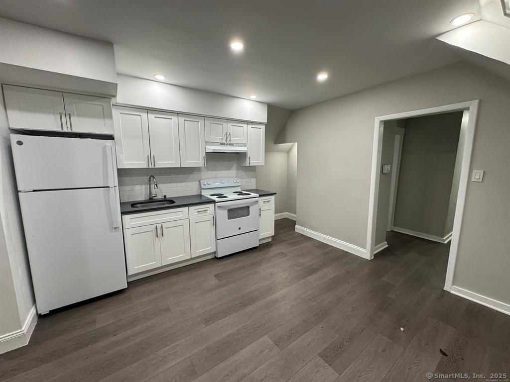 644 Brooks, Bridgeport, 06608, 2 Bedrooms Bedrooms, 0 ,1 BathroomBathrooms,Residential Rental,For Sale,Brooks,0,24118561