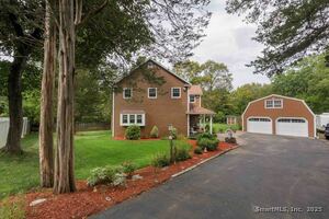 Homes for sale in New Fairfield, CT | 15 Flak Ln, New Fairfield, CT 06812 | MLS# 24127151