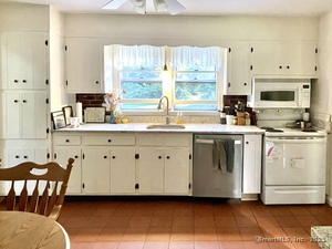 Homes for sale in New Fairfield, CT | 2 Rita Dr, New Fairfield, CT 06812 | MLS# 24126457