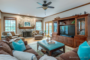 Homes for sale in New Fairfield, CT | 32 Sail Harbour Dr, New Fairfield, CT 06812 | MLS# 24127578