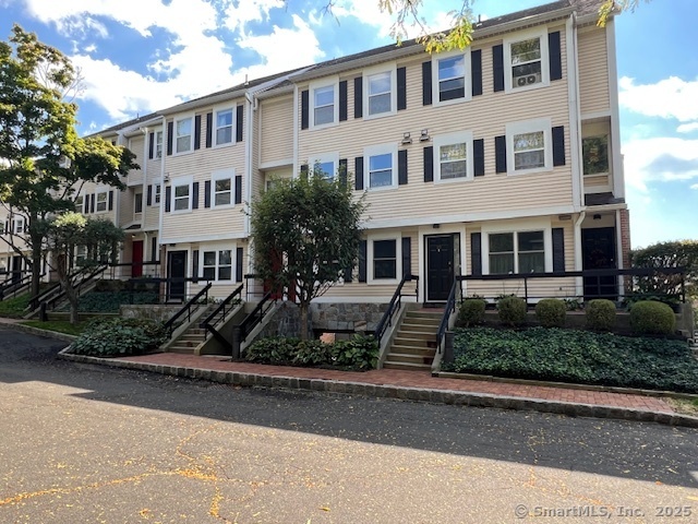 23 Highland Road, Stamford, Connecticut photo 1