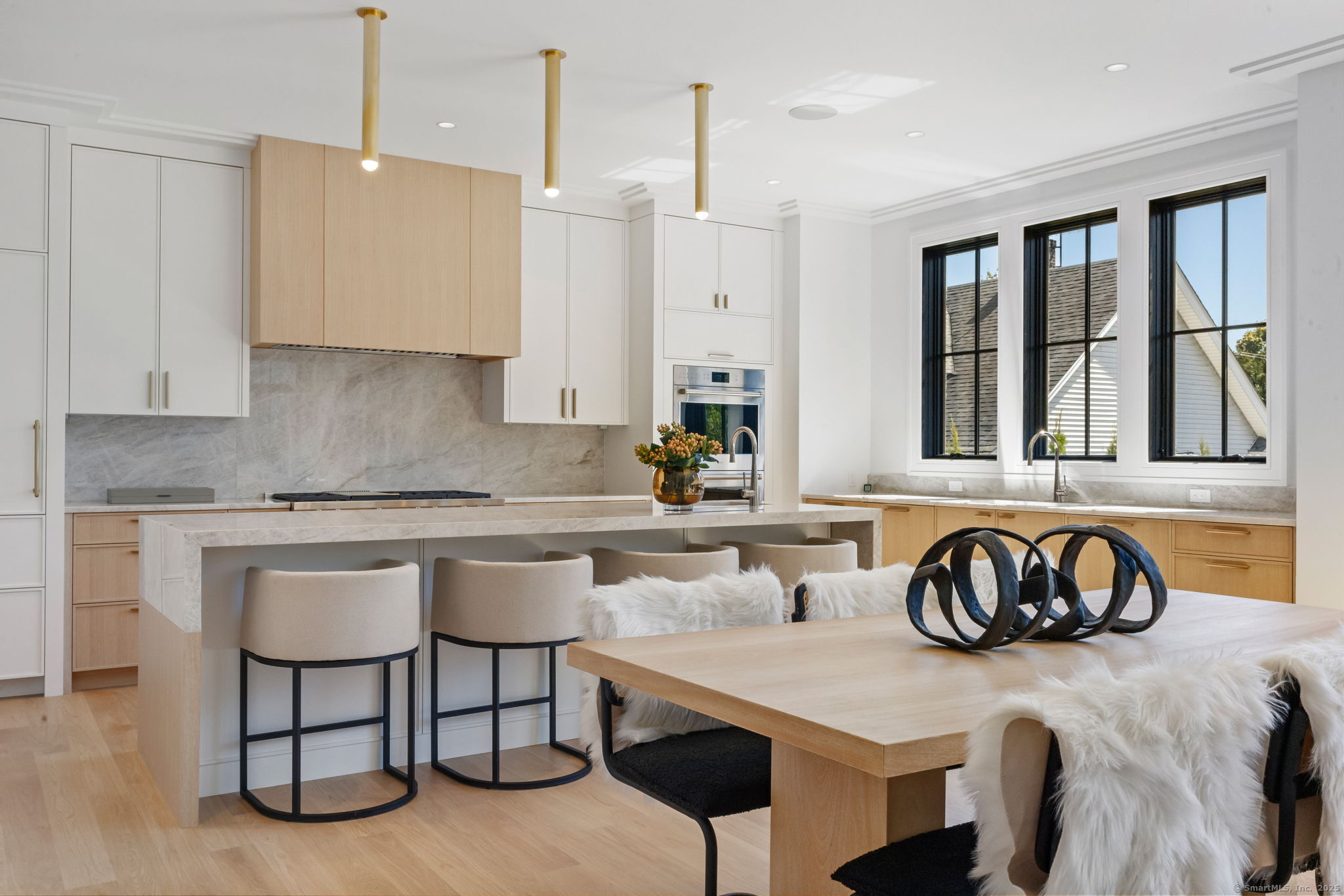 Greenwich, Connecticut, 06830, United States, 5 Bedrooms Bedrooms, ,5.5 BathroomsBathrooms,Residential,For Sale,1959993