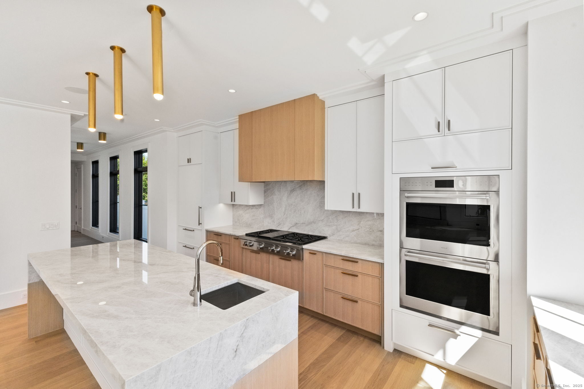 Greenwich, Connecticut, 06830, United States, 5 Bedrooms Bedrooms, ,5.5 BathroomsBathrooms,Residential,For Sale,1959993