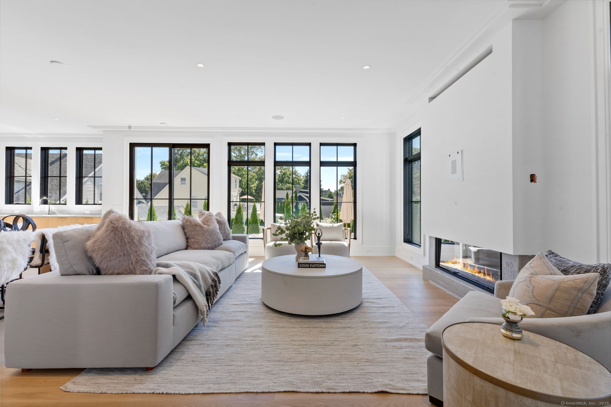 Greenwich, Connecticut, 06830, United States, 5 Bedrooms Bedrooms, ,5.5 BathroomsBathrooms,Residential,For Sale,1959993