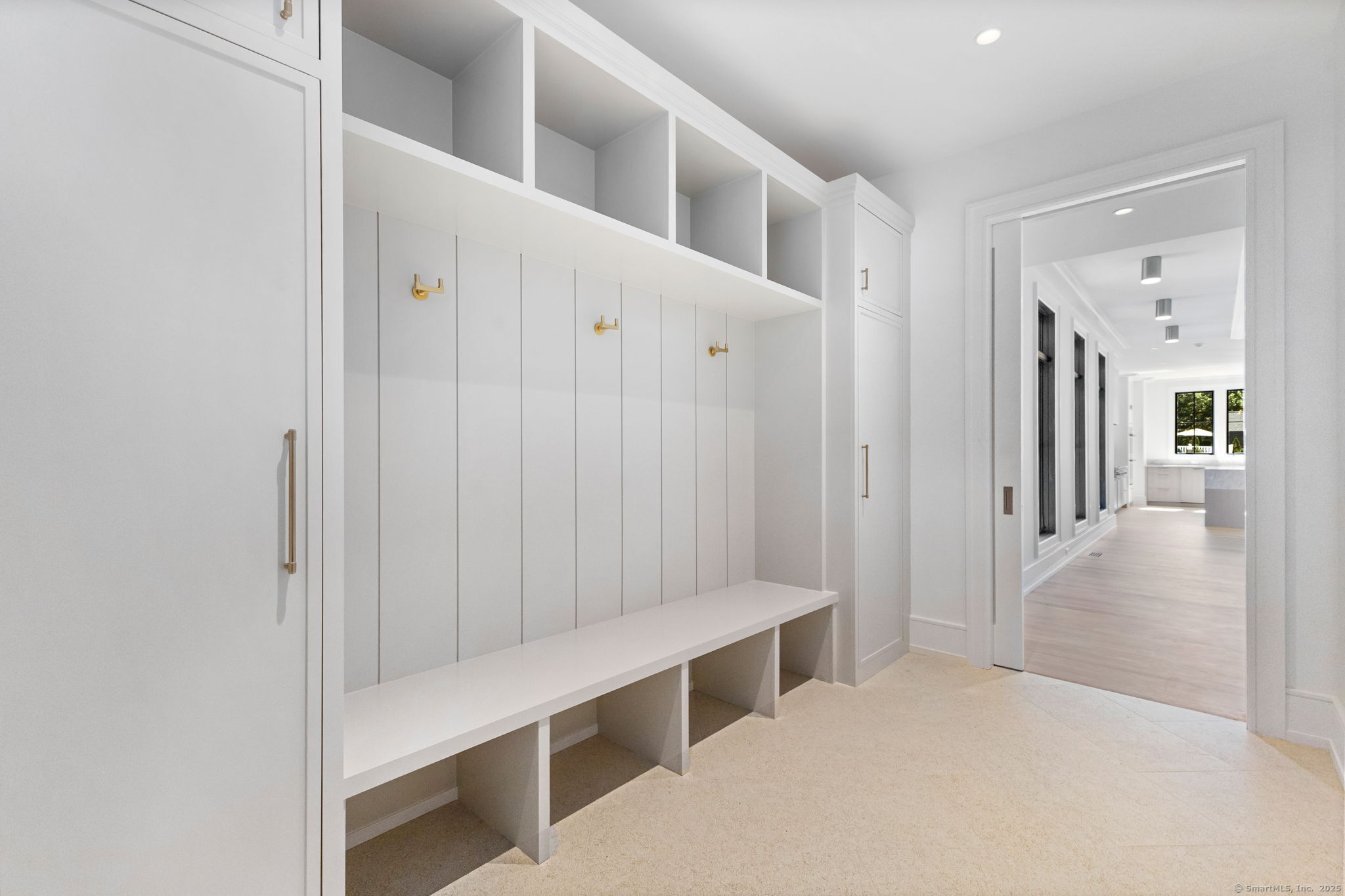 Greenwich, Connecticut, 06830, United States, 5 Bedrooms Bedrooms, ,5.5 BathroomsBathrooms,Residential,For Sale,1959993