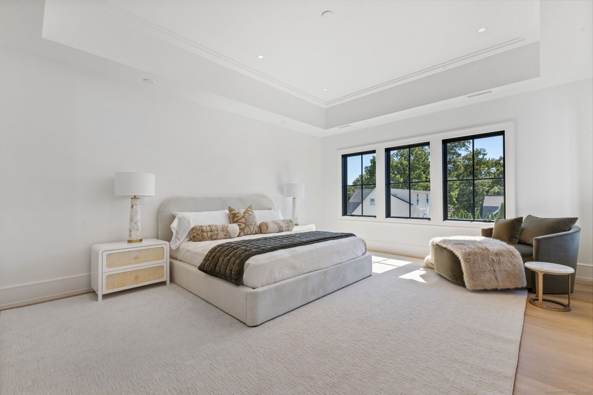 Greenwich, Connecticut, 06830, United States, 5 Bedrooms Bedrooms, ,5.5 BathroomsBathrooms,Residential,For Sale,1959993